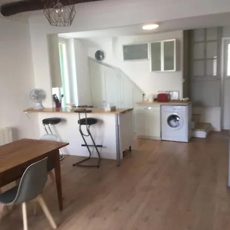 Holiday home Maison De Village, Les Hirondelles Cadenet